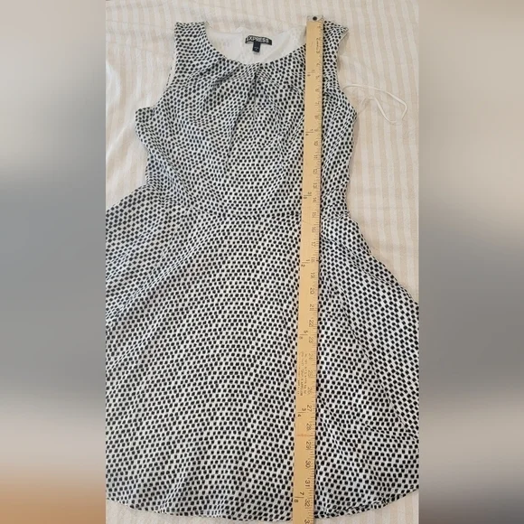 ✨️ EXPRESS A-Line Dress c114 - Picture 4 of 7